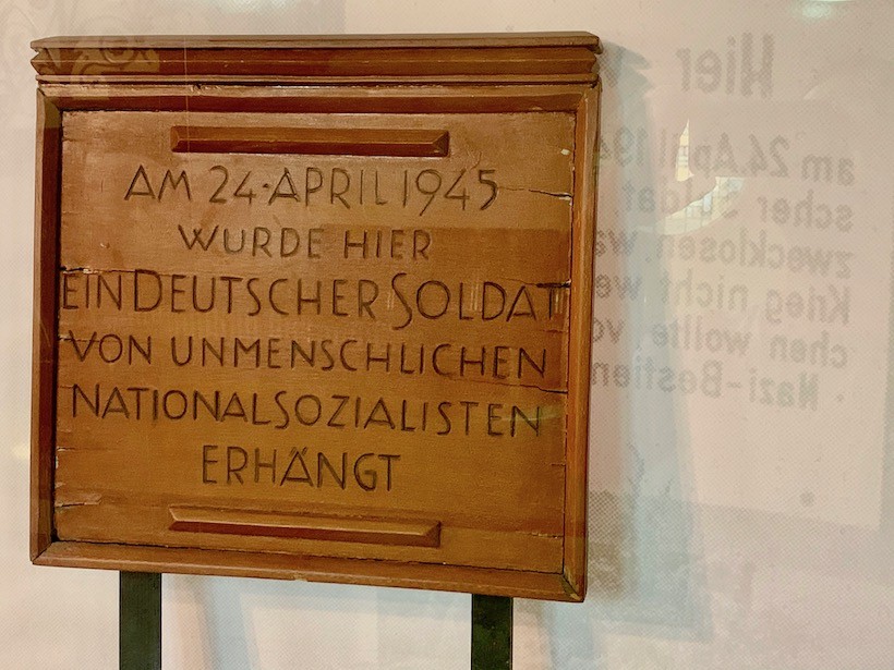Sign 'hanged soldier'