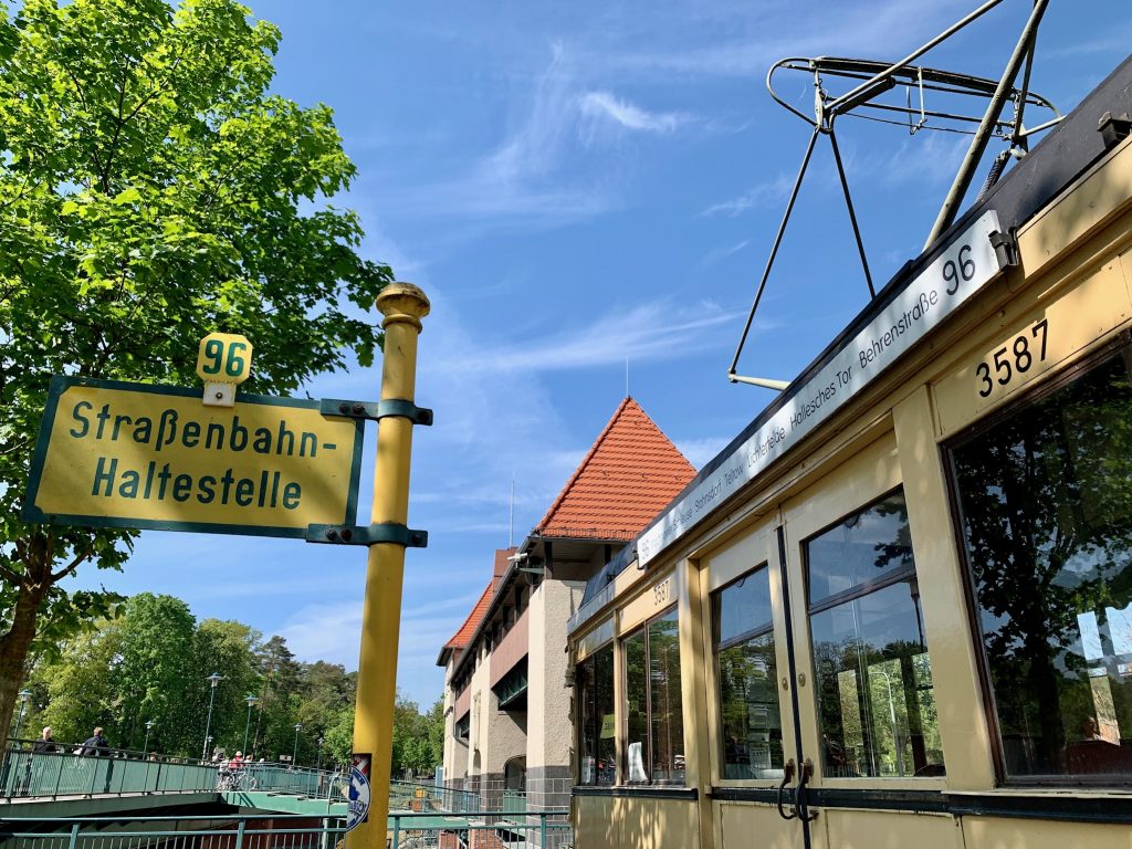 Historische Straßenbahn an der Schleuse Kleinmachnow