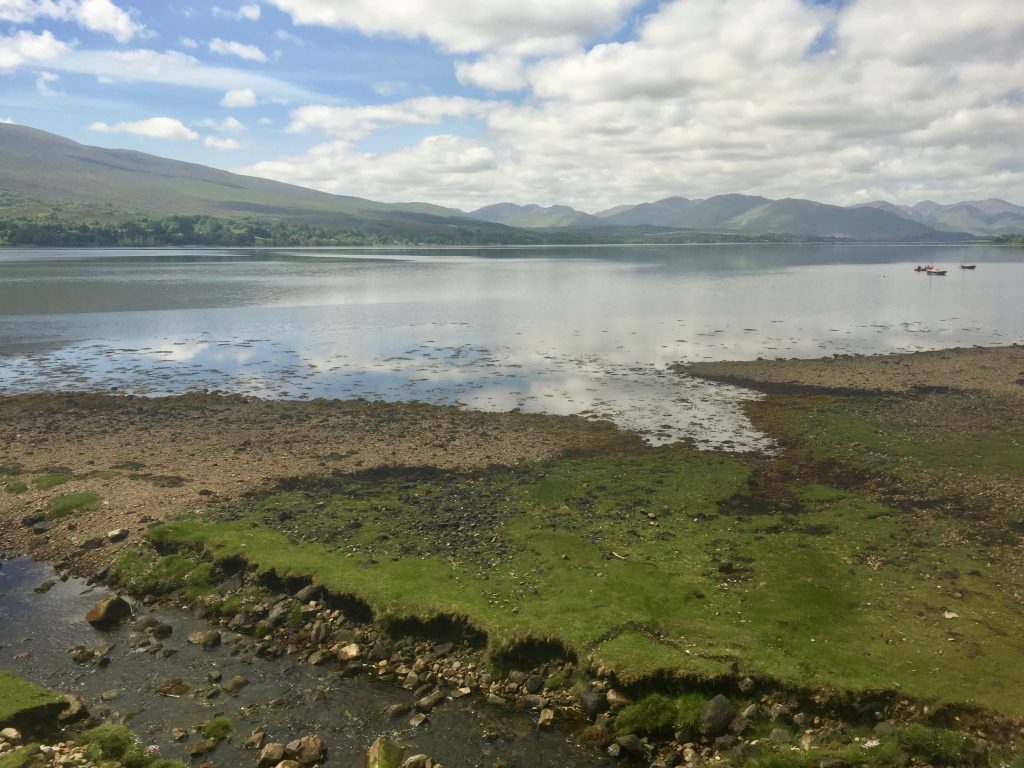 Uitzicht vanuit je treinraampje, West Highlands, Schotland, Scotrail