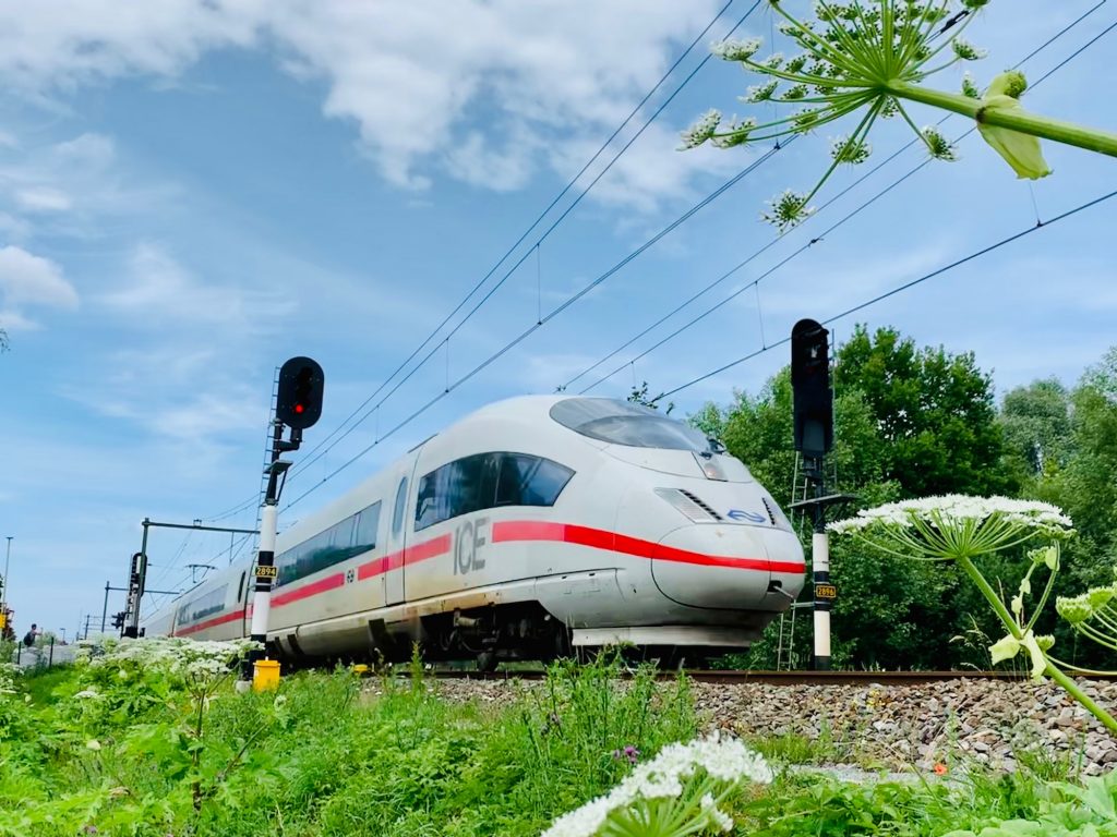 Hogesnelheidstrein ICE - high speed train