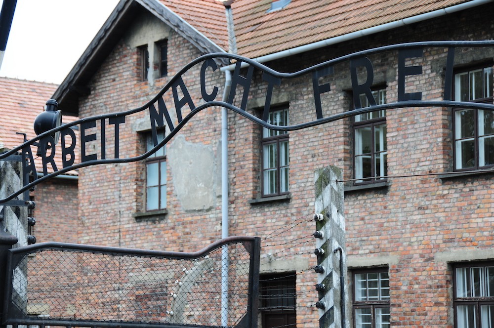 Auschwitz, Arbeit macht frei